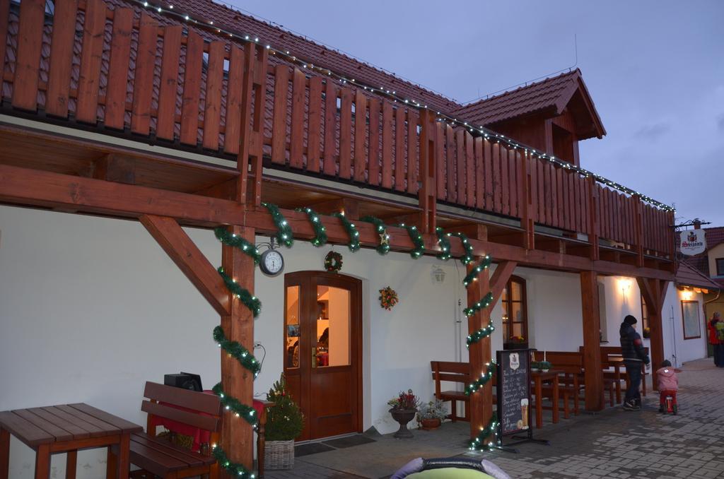 Penzion U Farmare Chotoviny エクステリア 写真